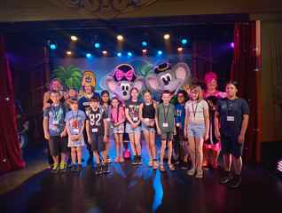 Les 23: Theater bij pretpark Julianatoren